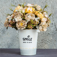 Load image into Gallery viewer, Silk Flower
